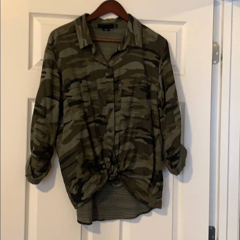 Camo button down 2 pocket shirt